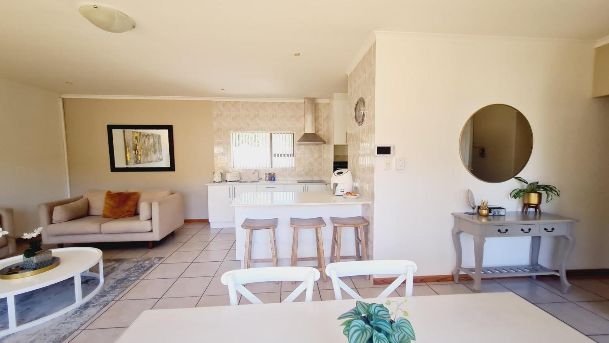 2 On Lismore Guesthouse Tokai Bagian luar foto