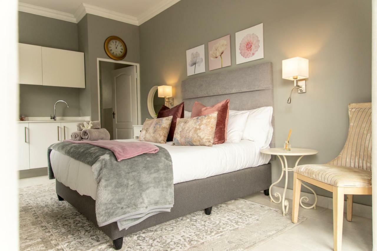 2 On Lismore Guesthouse Tokai Bagian luar foto