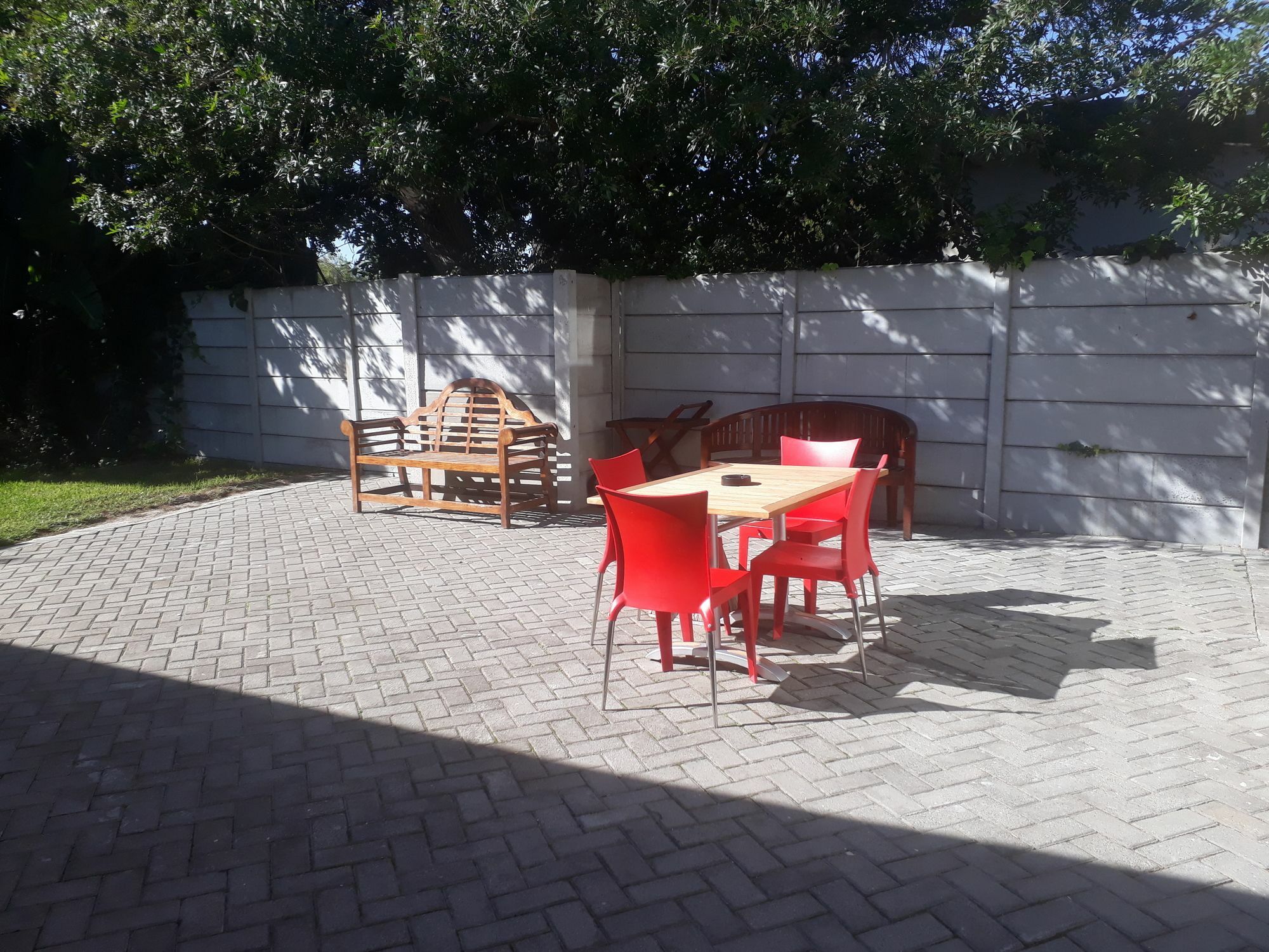 2 On Lismore Guesthouse Tokai Bagian luar foto
